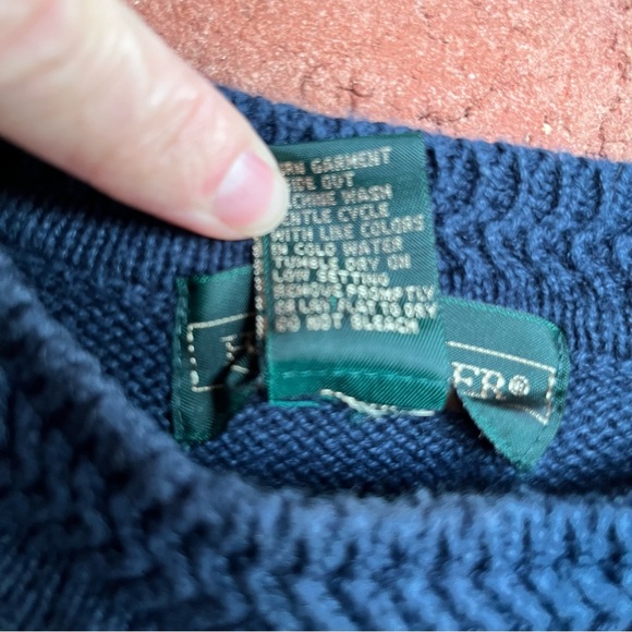 Vintage men’s knit sweater. Unisex.  Men’s size large. - Picture 2 of 7